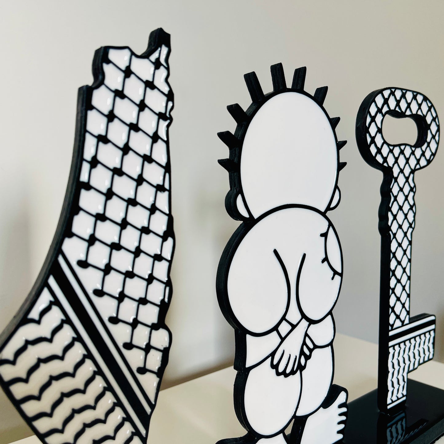 Palestine Map with Kuffiyeh, Handala & Key of Return | Glossy Resin Finish | Symbolic Gift