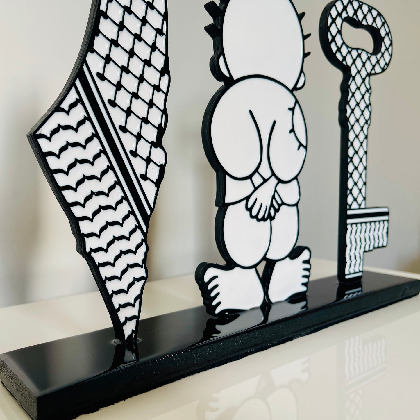 Palestine Map with Kuffiyeh, Handala & Key of Return | Glossy Resin Finish | Symbolic Gift