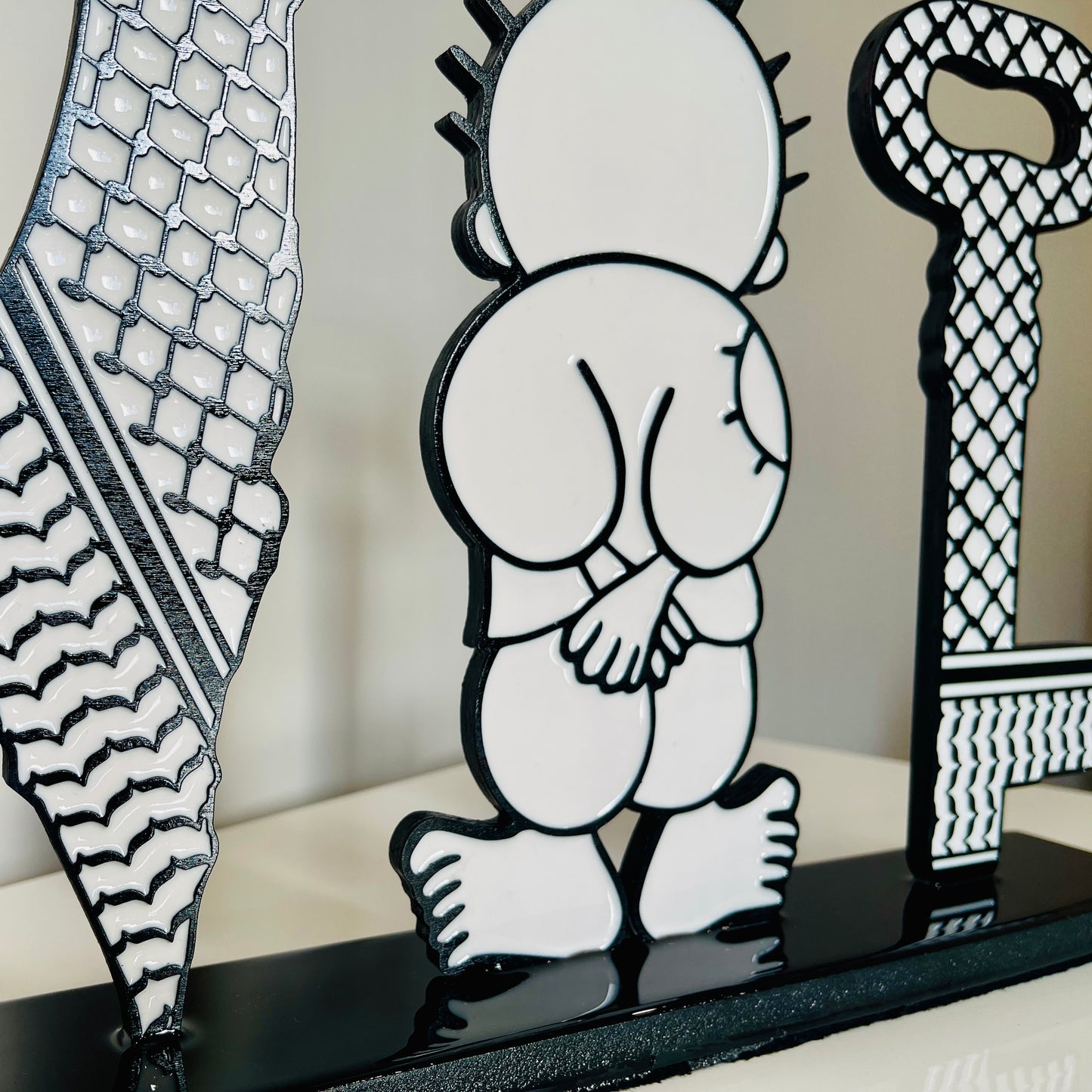 Palestine Map with Kuffiyeh, Handala & Key of Return | Glossy Resin Finish | Symbolic Gift